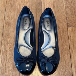 Abella Women's Black Patent Flats, Size 8